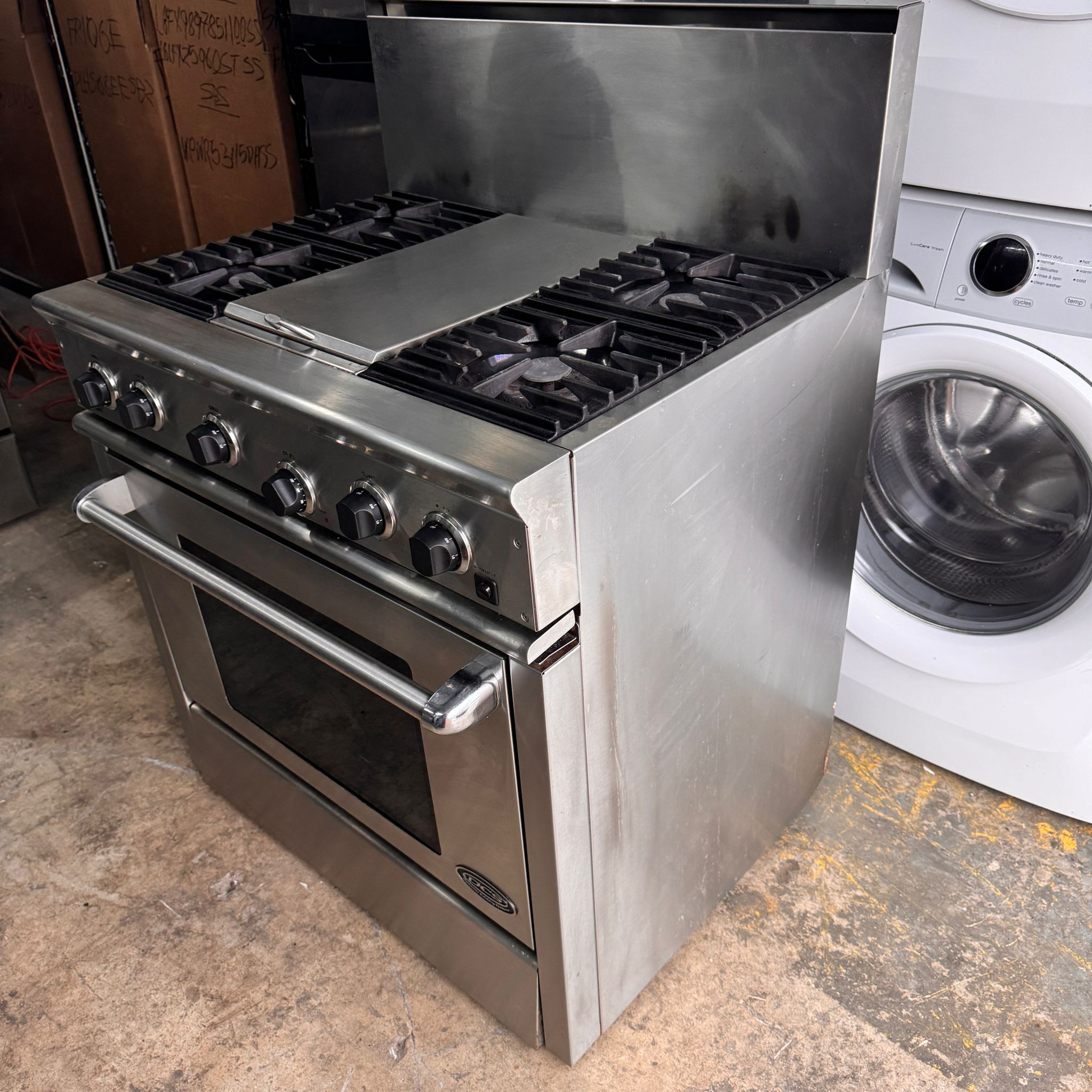 DCS 36” Pro Stainless Steel Propane Gas Stove DCS 36” Pro Stainless Steel Propane Gas Stove
